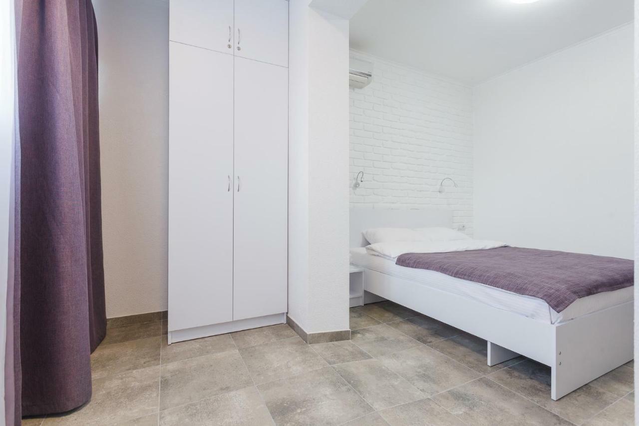 Skyhome Na Nauky Kiev Exteriör bild