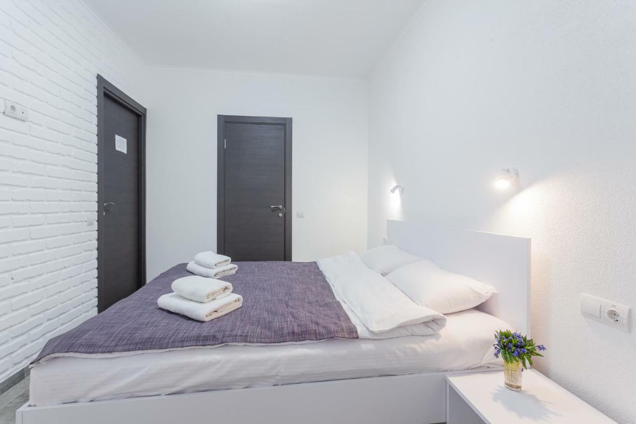 Skyhome Na Nauky Kiev Exteriör bild