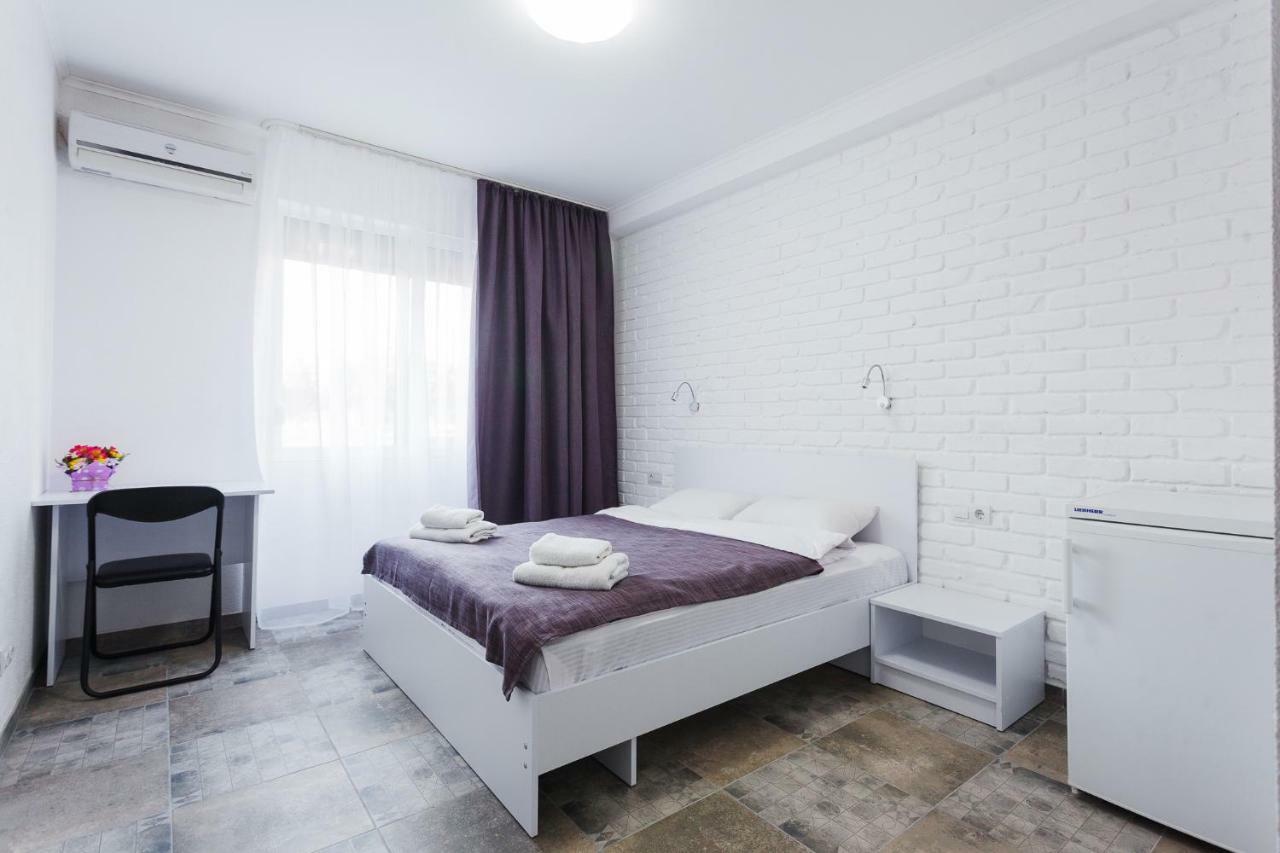 Skyhome Na Nauky Kiev Exteriör bild