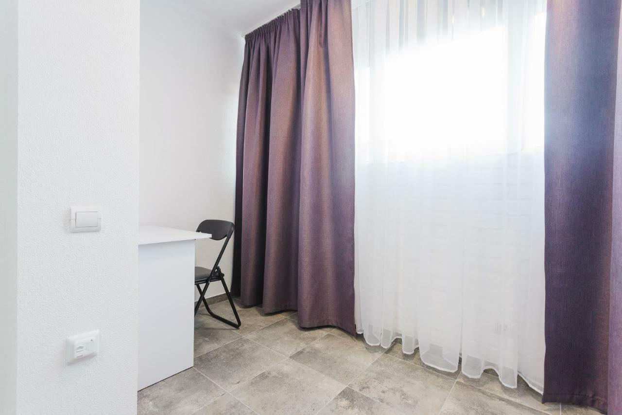 Skyhome Na Nauky Kiev Exteriör bild