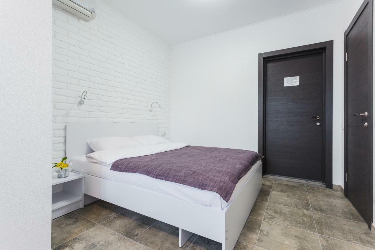 Skyhome Na Nauky Kiev Exteriör bild