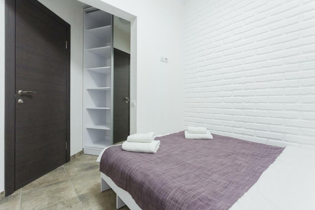 Skyhome Na Nauky Kiev Exteriör bild